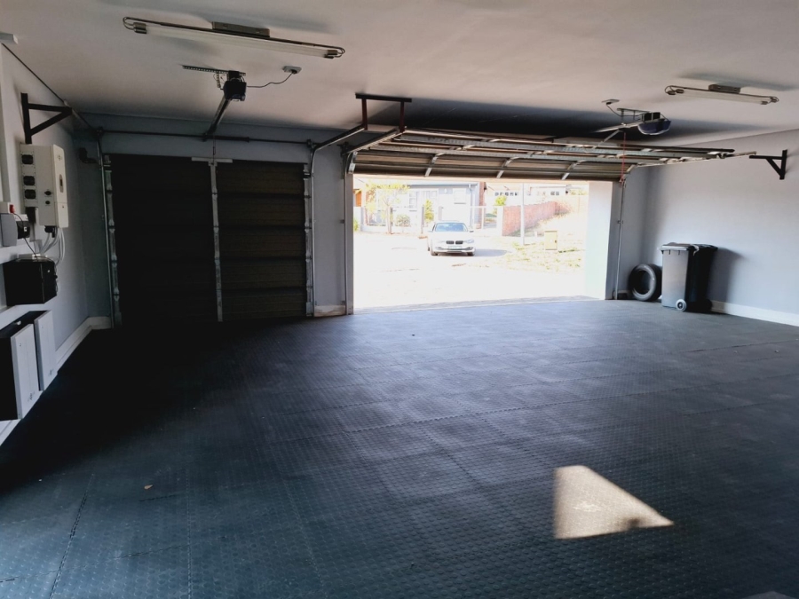 5 Bedroom Property for Sale in Somerton Estate Free State